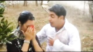 Mihaela Minune & Andrei de la Barbulesti - Ploua ca-n India