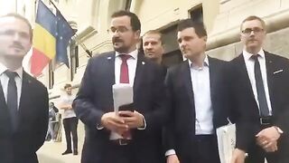 Nicușor Dan# LIVE de la Primăria Municipiului București (19.04.2018) - partea a II-a