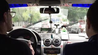 Taximetrist 1 - #ieșiți primar, ascultați-mă#